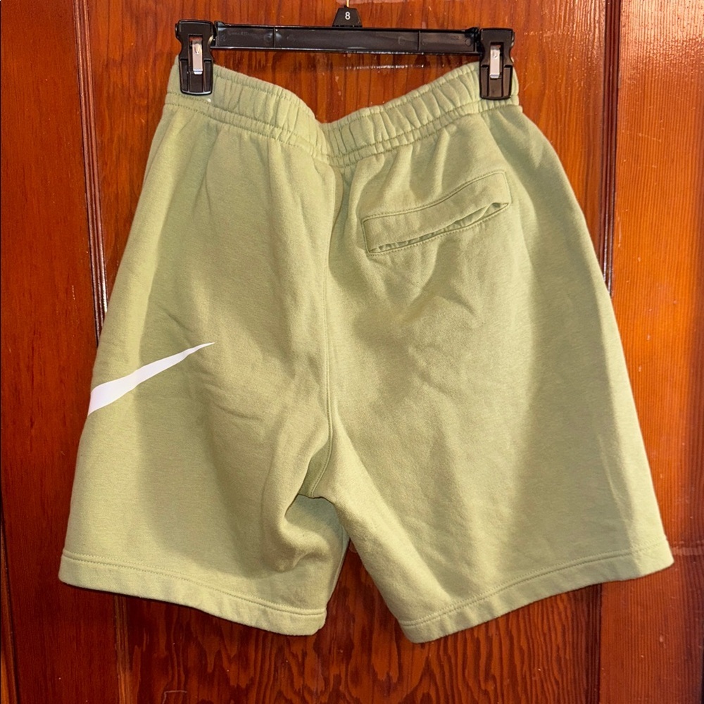 Nike Sportswear Essentials Fleece Shorts - Picture 9 of 13